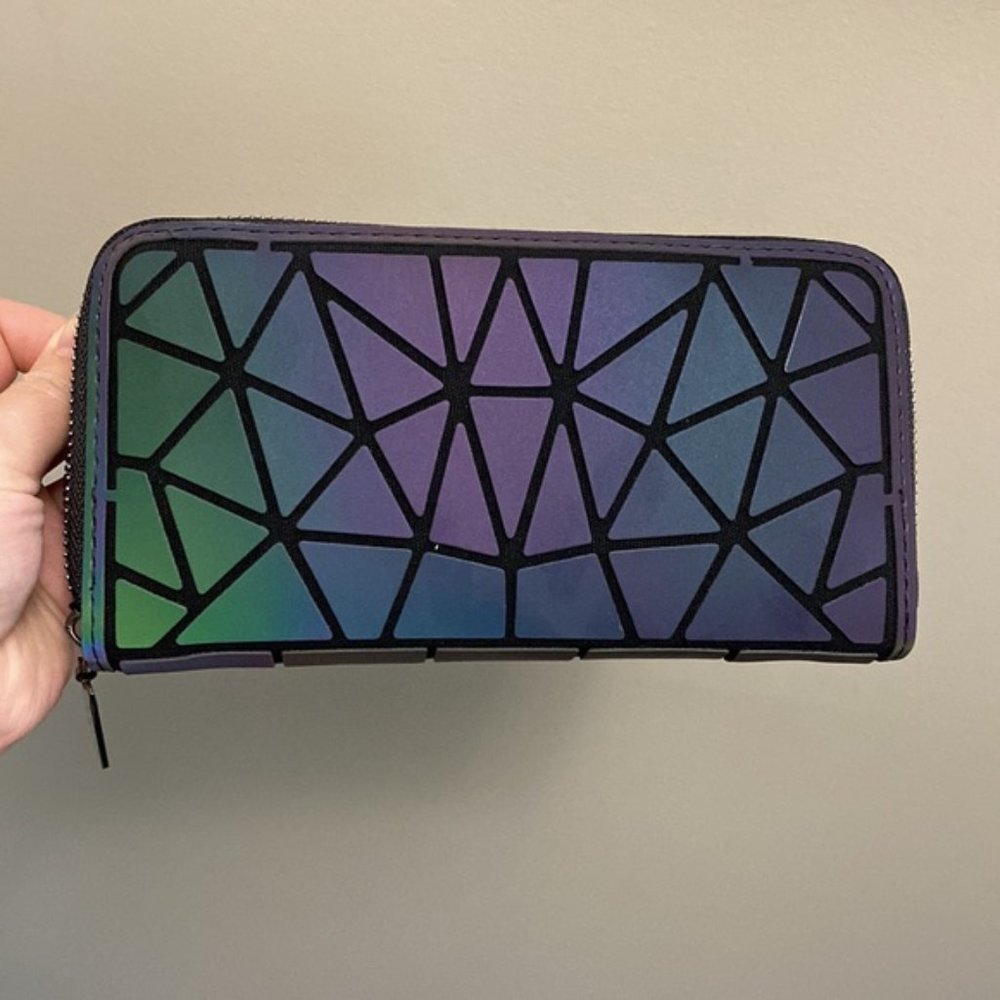 Geometric Luminous Reflective Wallet - Picture 2 of 7
